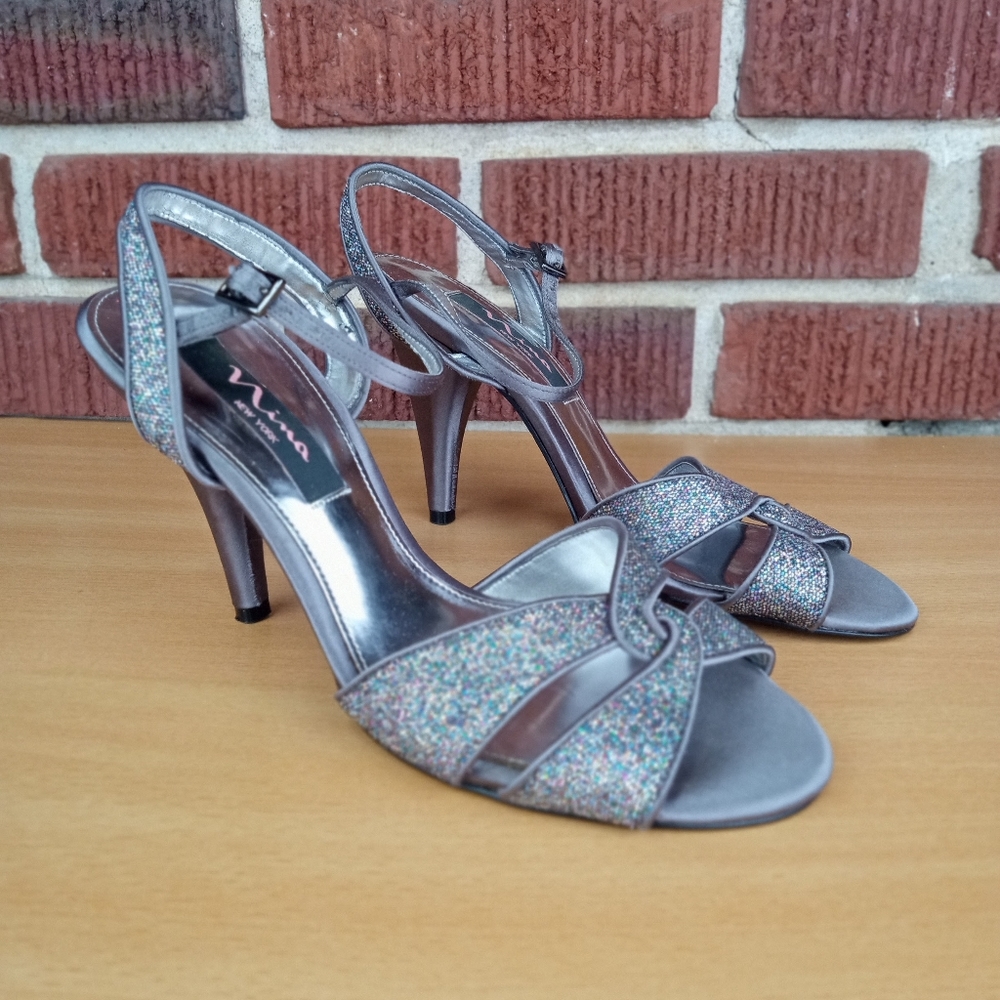 Nina Gunmetal Grey Satin Holographic Glitter Pumps Sz. 7.5
